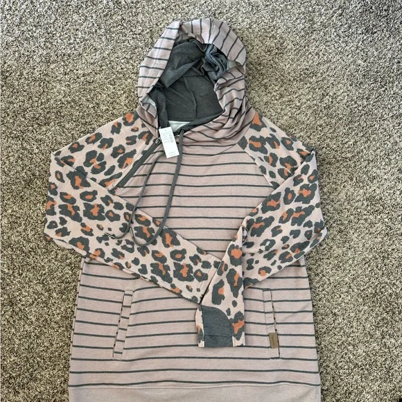 Maurice’s women’s hoodie new with tags size medium - Picture 1 of 8